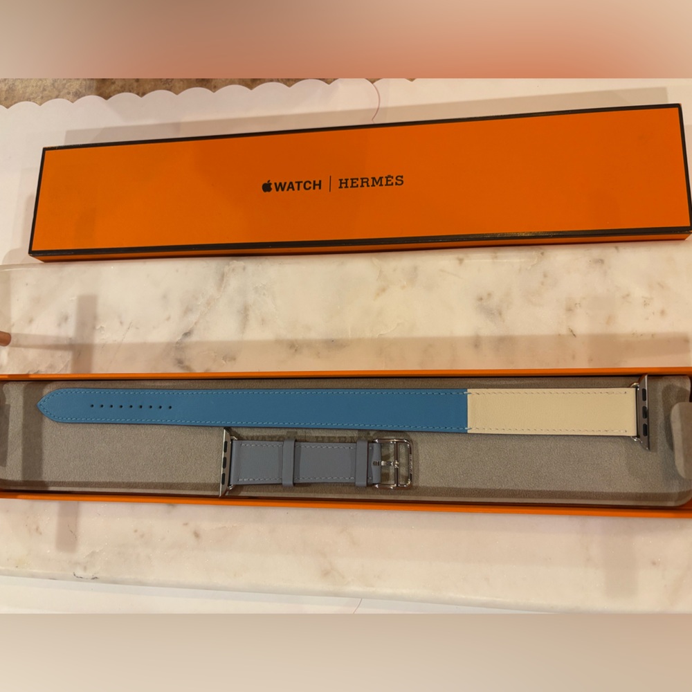 Hermès Apple Watch Band in Blue and Cream